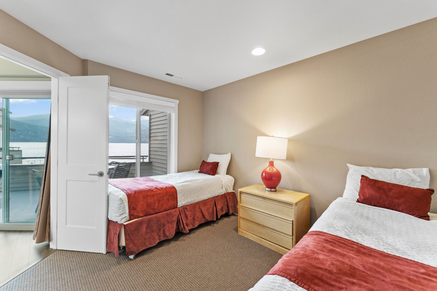 Lakeside Condo Gallery The Wapato Trader